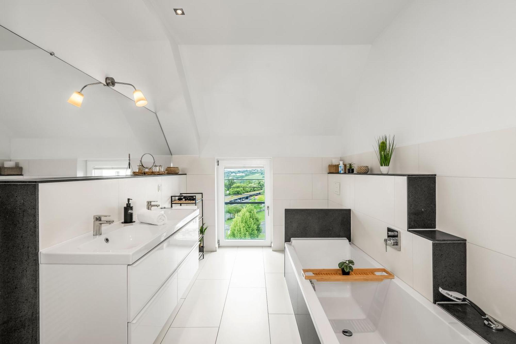 Dnd Design Loft I 170Qm I Parken I Balkon I Workstation I Netflix I Kaffee I Waschmaschine I Trockner I Xbox I Ausblick Apartment เวิร์ซบวร์ก ภายนอก รูปภาพ