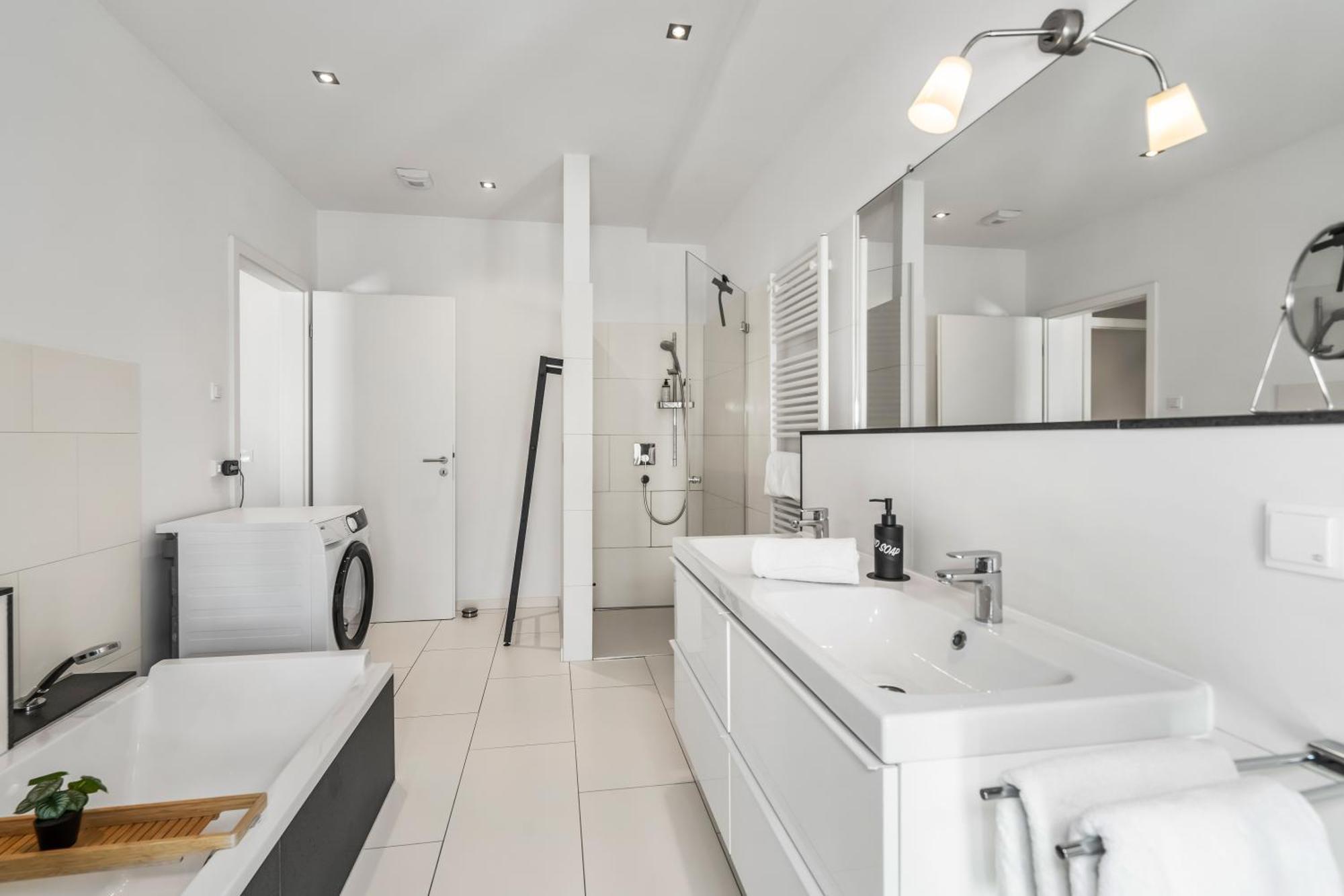 Dnd Design Loft I 170Qm I Parken I Balkon I Workstation I Netflix I Kaffee I Waschmaschine I Trockner I Xbox I Ausblick Apartment เวิร์ซบวร์ก ภายนอก รูปภาพ